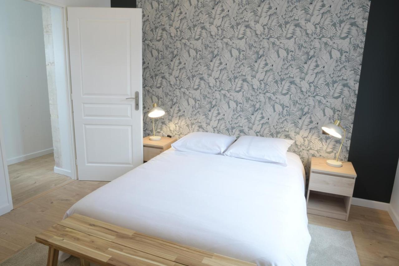 T3 de charme situé en hyper centre avec wifi, netflix, linge, draps, savons et serviettes fournis Cognac Habitación foto